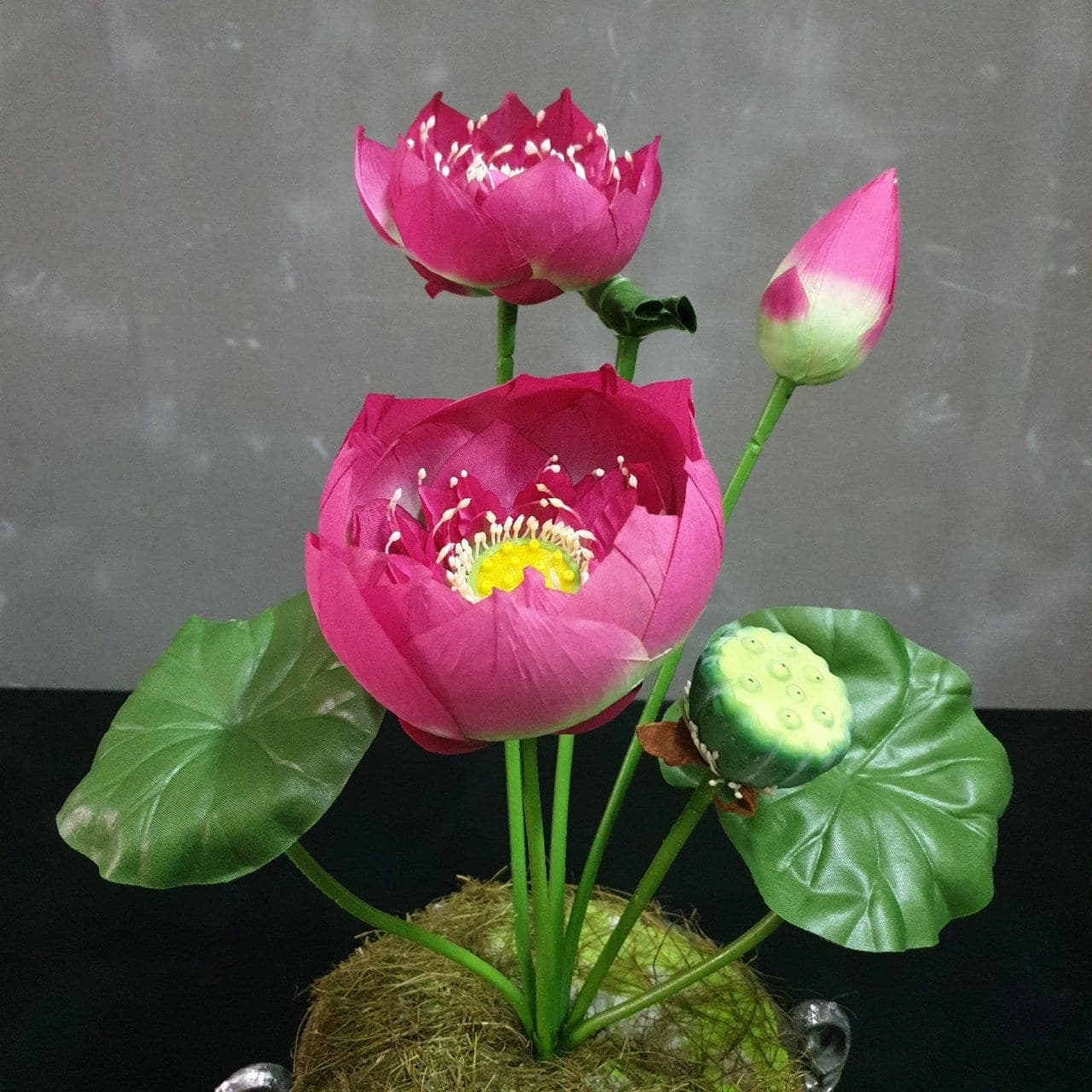 บูเก้บัวเบญจพร (P351), บูเก้บัว — ฟอร์มเปิดและกลีบนุ่ม ให้จังหวะนิ่งและสมดุล